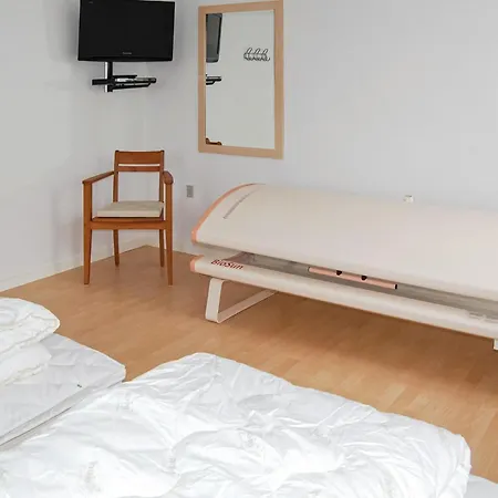 בית נופש Seven-bedroom In Bredebro