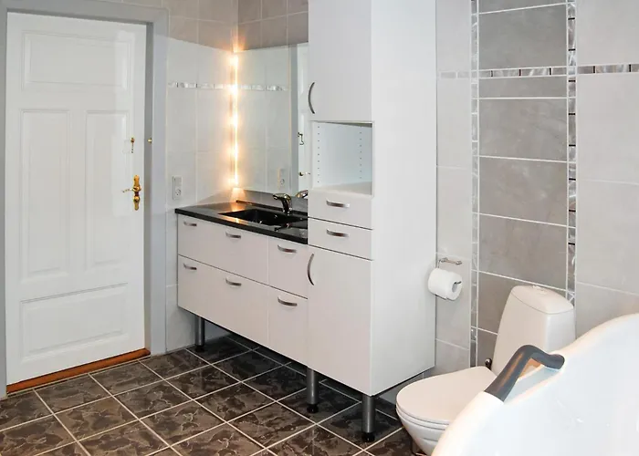 Seven-bedroom In Дом отдыха Bredebro