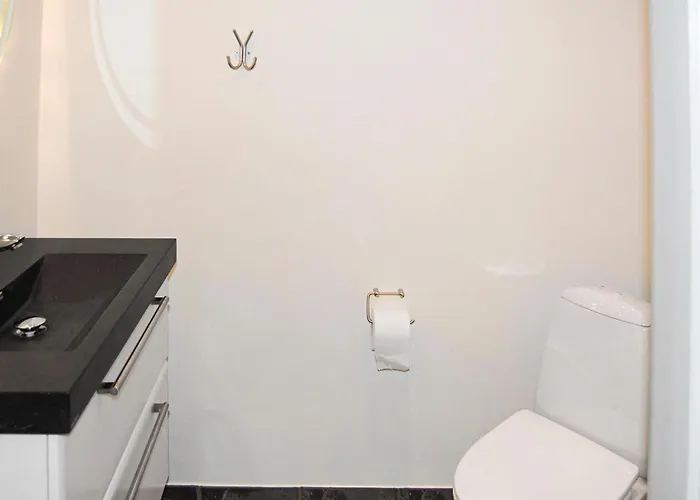 Seven-bedroom In Bredebro