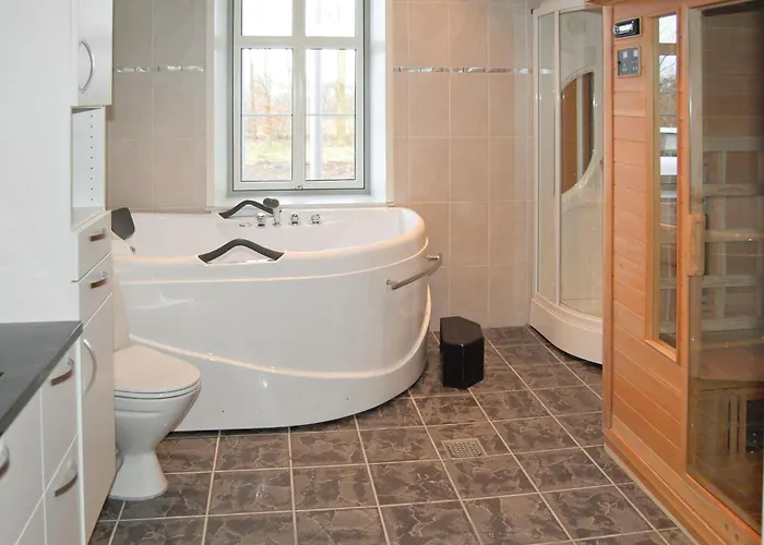 Seven-bedroom In Дом отдыха Bredebro