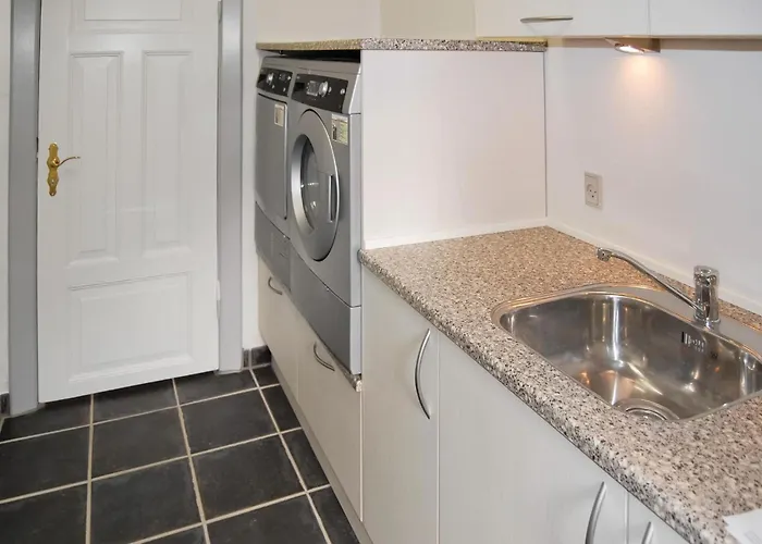 Дом отдыха Seven-bedroom In Bredebro